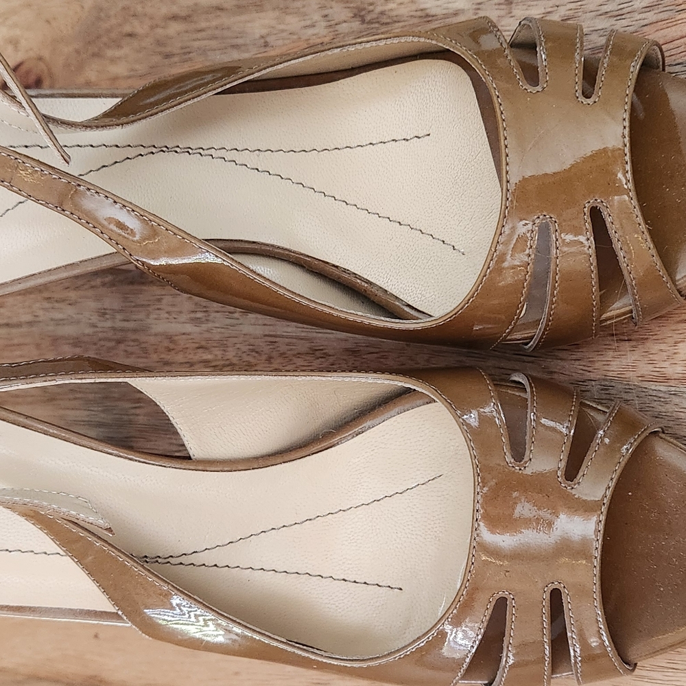 Kate Spade Tan Heels Classic Versatile Design